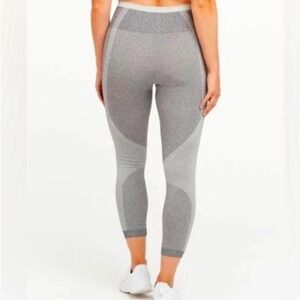 Spanx $98 L Large M Leggings Space Gray White Seamless Sculpt NWT